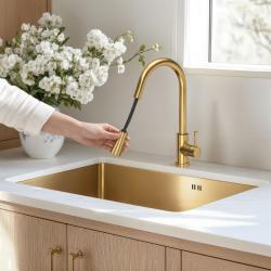 Quadri Leeds keukenmengkraan met uittrekbare douche met 2 standen PVD geborsteld goud 1208955910