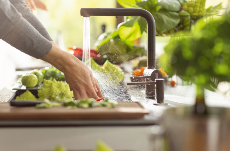 Franke Active Twist Eenhendel Mengkraan Zwart met Uittrekbare Uitloop en Geïntegreerde Waste Bediening 115.0669.769