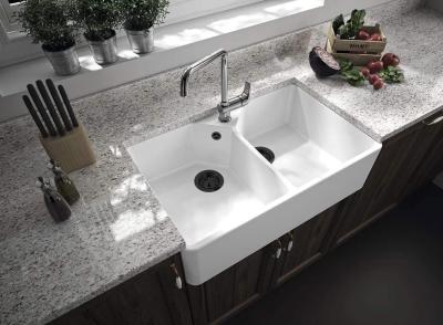 Ausmann Ceramic Mira Keramische Witte Dubbelle Spoelbak - Onderbouw en Tussenbouw 793 x 450 mm met kraangatbank en Zwarte plug 1208971479